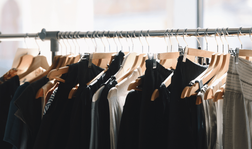 WOMEN'S CLOTHING